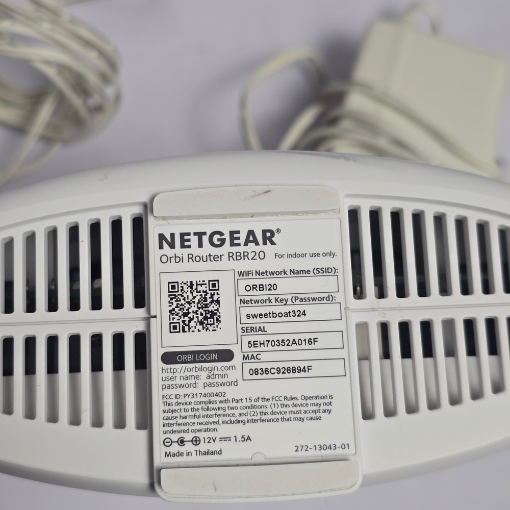 Netgear Orbi Mesh WiFi System AC2200 RBR20 Router 2 RBS20 Satellites White - Picture 2 of 8